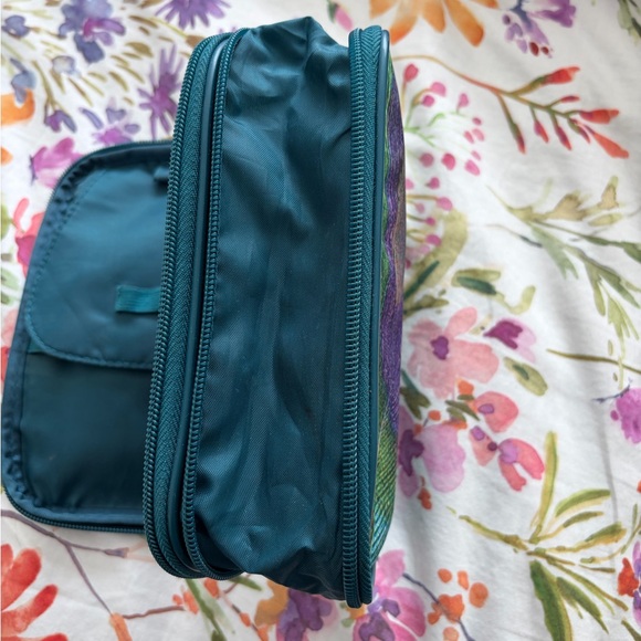 Bare Escentuals make up bag - Picture 6 of 6